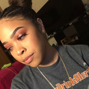 Meet your Posher, Renisha